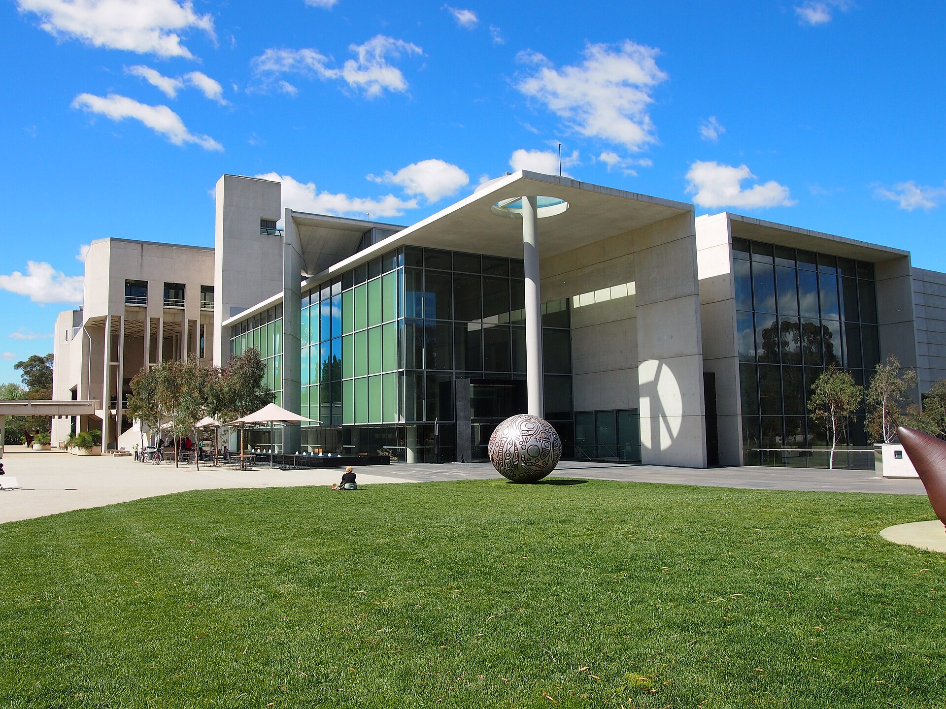 Explore Canberra's Top Free Attractions: National Museums, Nature Escapes